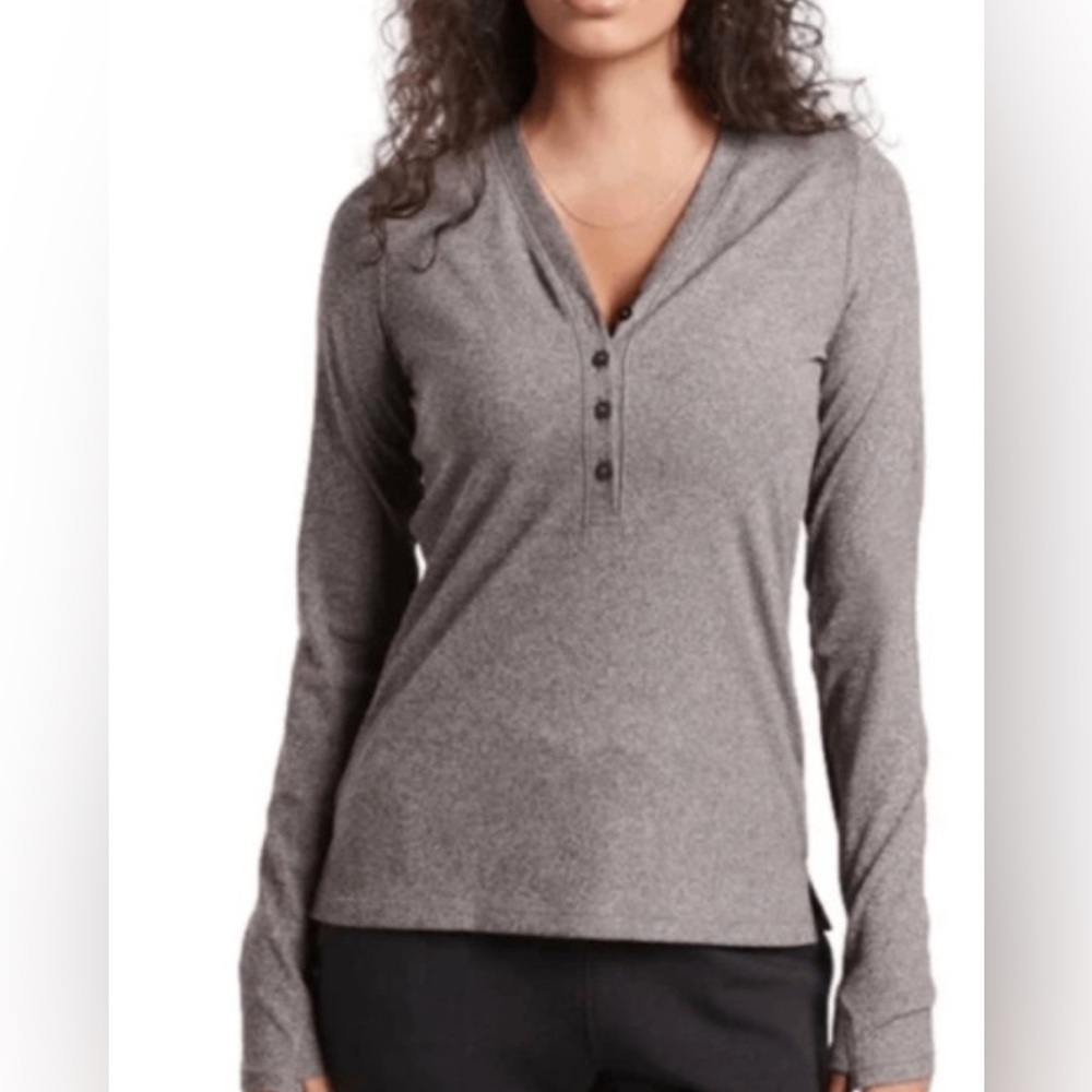Athleta Gray Black Heathered Uptempo Long Sleeve V-Neck Henley Top Size Small